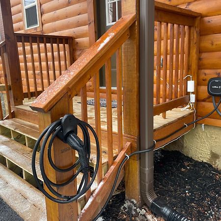 Mountains R Calling, Cozy Hideaway, King Beds, Hot-Tub, Arcade, Ev Ready 비둘기 포지 외부 사진