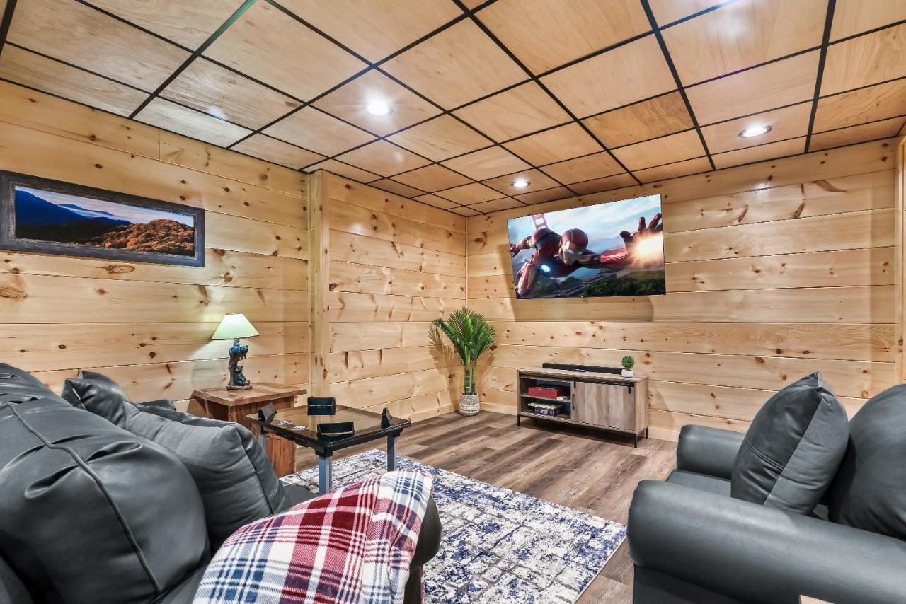 Mountains R Calling, Cozy Hideaway, King Beds, Hot-Tub, Arcade, Ev Ready 비둘기 포지 외부 사진