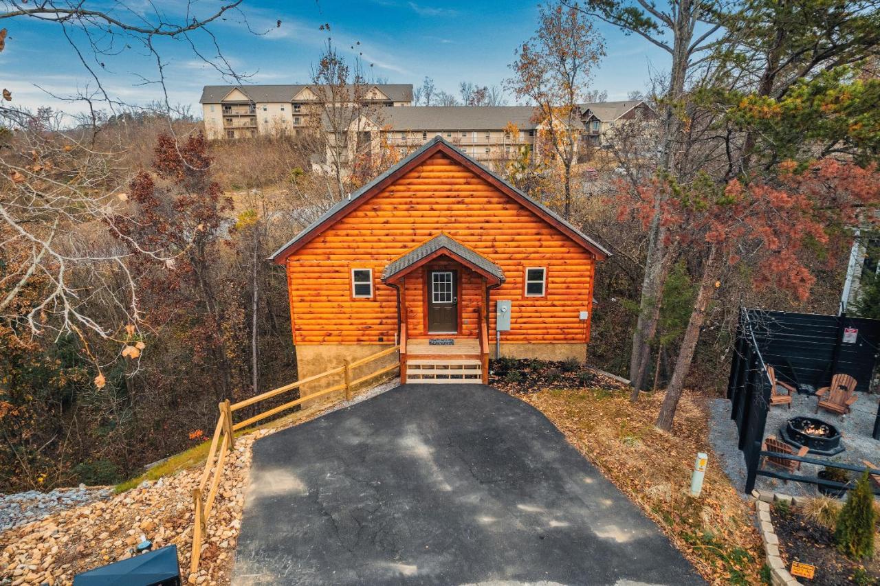 Mountains R Calling, Cozy Hideaway, King Beds, Hot-Tub, Arcade, Ev Ready 비둘기 포지 외부 사진