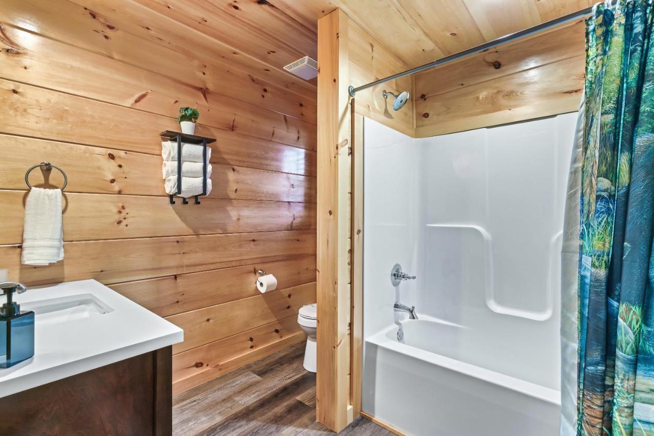Mountains R Calling, Cozy Hideaway, King Beds, Hot-Tub, Arcade, Ev Ready 비둘기 포지 외부 사진