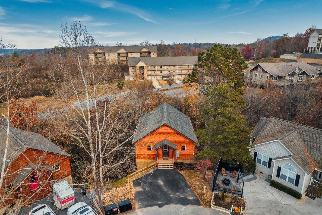 Mountains R Calling, Cozy Hideaway, King Beds, Hot-Tub, Arcade, Ev Ready 비둘기 포지 외부 사진