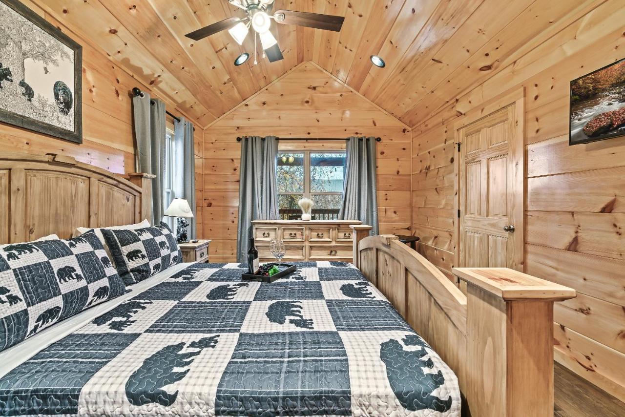 Mountains R Calling, Cozy Hideaway, King Beds, Hot-Tub, Arcade, Ev Ready 비둘기 포지 외부 사진