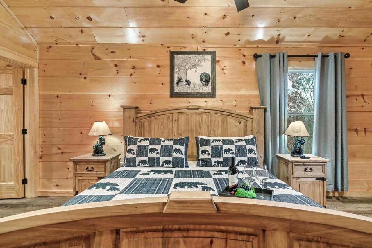 Mountains R Calling, Cozy Hideaway, King Beds, Hot-Tub, Arcade, Ev Ready 비둘기 포지 외부 사진